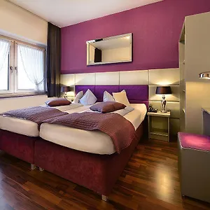hotel-am-wehrhahn.dusseldorf-hotel.net/